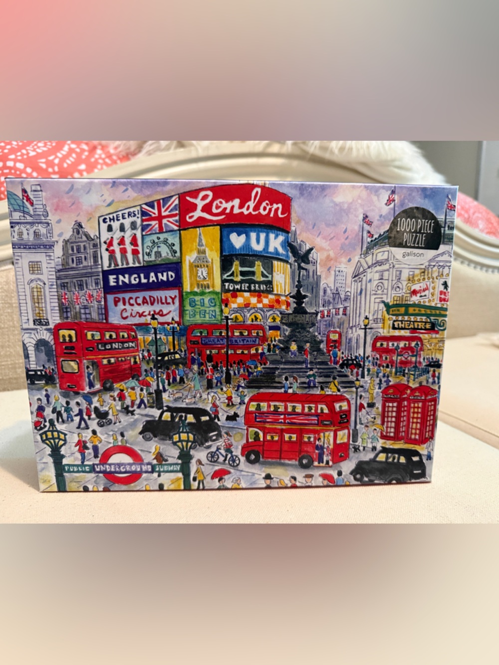 NEW IN BOX London Street Scene Galison 1000-Piece Puzzle -Piccadilly Sq, Red Bus